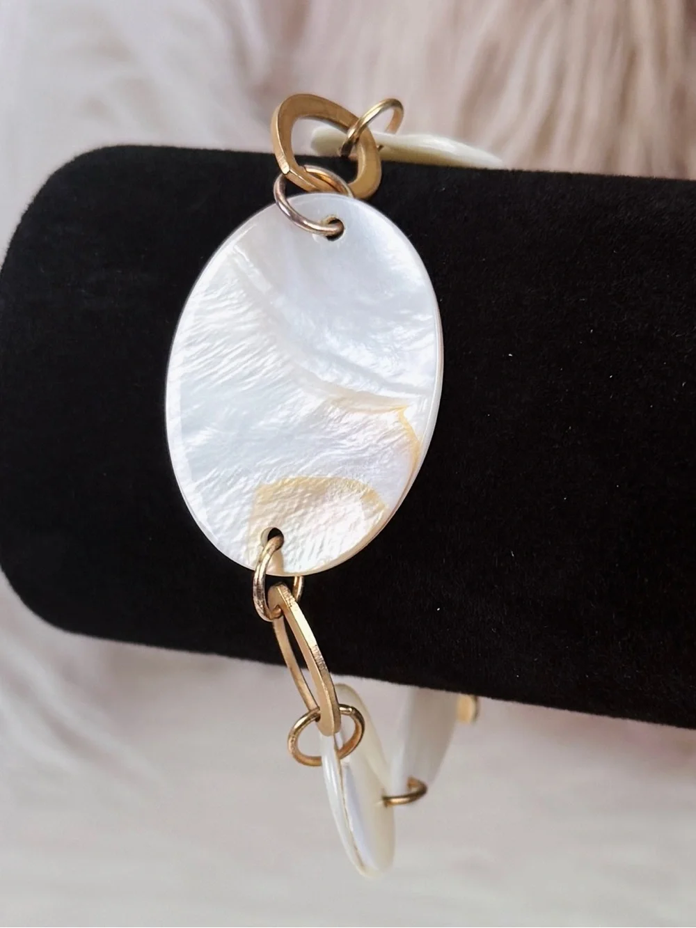 Beautiful, goldtone, shell costume bracelet